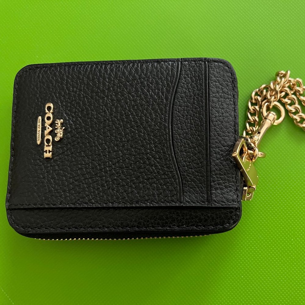 NWT Coach Small ID Wallet in Black color and Zip closer with Chain